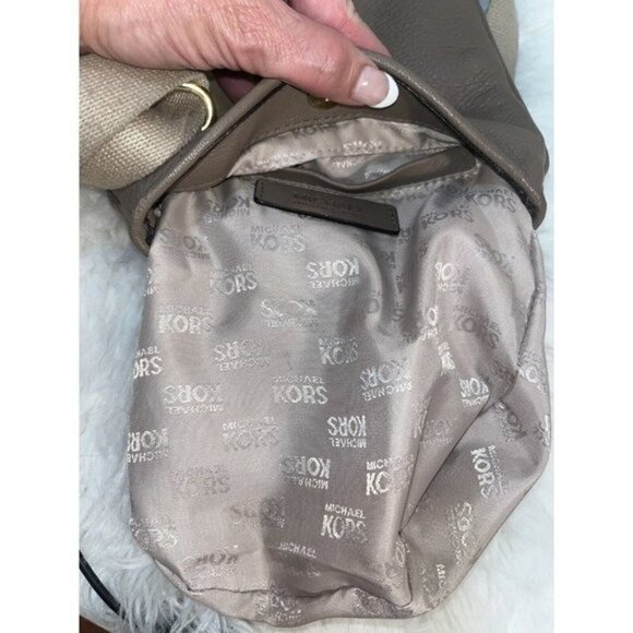 MICHAEL Kors Fulton Leather Swing pack Crossbody Taupe - Picture 9 of 12